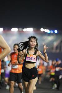 BIB: 256
                            <button type="button" onclick="openModal(16136303)" class="btn btn-primary btn-sm float-right btn-popup" data-toggle="modal" data-target=".modal-high-quality">
                        <i class="fas fa-shopping-cart"></i> Add to Cart
                    </button>
                                            <button type="button" onclick="isThisMe(16136303, true)" class="btn btn-success btn-sm float-right btn-popup btn-isme hidden" data-toggle="tooltip" data-placement="bottom" title="นี่คือรูปของคุณใช่ไหม คลิกที่นี่เพื่อเอาเข้าอัลบั้ม">
                        <i class="fas fa-plus"></i> Add to album
                    </button>
                    <button type="button" onclick="isThisMe(16136303, false)" class="btn btn-warning btn-sm float-right btn-popup btn-isnotme hidden">
                        <i class="fas fa-ban"></i> Remove from album
                    </button>