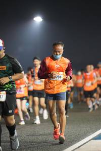 BIB: 204
                            <button type="button" onclick="openModal(16132323)" class="btn btn-primary btn-sm float-right btn-popup" data-toggle="modal" data-target=".modal-high-quality">
                        <i class="fas fa-shopping-cart"></i> Add to Cart
                    </button>
                                            <button type="button" onclick="isThisMe(16132323, true)" class="btn btn-success btn-sm float-right btn-popup btn-isme hidden" data-toggle="tooltip" data-placement="bottom" title="นี่คือรูปของคุณใช่ไหม คลิกที่นี่เพื่อเอาเข้าอัลบั้ม">
                        <i class="fas fa-plus"></i> Add to album
                    </button>
                    <button type="button" onclick="isThisMe(16132323, false)" class="btn btn-warning btn-sm float-right btn-popup btn-isnotme hidden">
                        <i class="fas fa-ban"></i> Remove from album
                    </button>