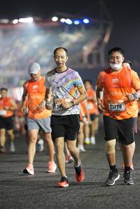 BIB: 200, 21776
                            <button type="button" onclick="openModal(16139767)" class="btn btn-primary btn-sm float-right btn-popup" data-toggle="modal" data-target=".modal-high-quality">
                        <i class="fas fa-shopping-cart"></i> Add to Cart
                    </button>
                                            <button type="button" onclick="isThisMe(16139767, true)" class="btn btn-success btn-sm float-right btn-popup btn-isme hidden" data-toggle="tooltip" data-placement="bottom" title="นี่คือรูปของคุณใช่ไหม คลิกที่นี่เพื่อเอาเข้าอัลบั้ม">
                        <i class="fas fa-plus"></i> Add to album
                    </button>
                    <button type="button" onclick="isThisMe(16139767, false)" class="btn btn-warning btn-sm float-right btn-popup btn-isnotme hidden">
                        <i class="fas fa-ban"></i> Remove from album
                    </button>