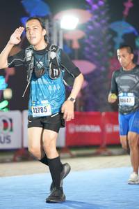 BIB: 0647, 42785
                            <button type="button" onclick="openModal(16405499)" class="btn btn-primary btn-sm float-right btn-popup" data-toggle="modal" data-target=".modal-high-quality">
                        <i class="fas fa-shopping-cart"></i> Add to Cart
                    </button>
                                            <button type="button" onclick="isThisMe(16405499, true)" class="btn btn-success btn-sm float-right btn-popup btn-isme hidden" data-toggle="tooltip" data-placement="bottom" title="นี่คือรูปของคุณใช่ไหม คลิกที่นี่เพื่อเอาเข้าอัลบั้ม">
                        <i class="fas fa-plus"></i> Add to album
                    </button>
                    <button type="button" onclick="isThisMe(16405499, false)" class="btn btn-warning btn-sm float-right btn-popup btn-isnotme hidden">
                        <i class="fas fa-ban"></i> Remove from album
                    </button>