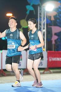 BIB: 43050
                            <button type="button" onclick="openModal(16399069)" class="btn btn-primary btn-sm float-right btn-popup" data-toggle="modal" data-target=".modal-high-quality">
                        <i class="fas fa-shopping-cart"></i> Add to Cart
                    </button>
                                            <button type="button" onclick="isThisMe(16399069, true)" class="btn btn-success btn-sm float-right btn-popup btn-isme hidden" data-toggle="tooltip" data-placement="bottom" title="นี่คือรูปของคุณใช่ไหม คลิกที่นี่เพื่อเอาเข้าอัลบั้ม">
                        <i class="fas fa-plus"></i> Add to album
                    </button>
                    <button type="button" onclick="isThisMe(16399069, false)" class="btn btn-warning btn-sm float-right btn-popup btn-isnotme hidden">
                        <i class="fas fa-ban"></i> Remove from album
                    </button>