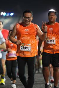 BIB: 24093, 23993
                            <button type="button" onclick="openModal(16135733)" class="btn btn-primary btn-sm float-right btn-popup" data-toggle="modal" data-target=".modal-high-quality">
                        <i class="fas fa-shopping-cart"></i> Add to Cart
                    </button>
                                            <button type="button" onclick="isThisMe(16135733, true)" class="btn btn-success btn-sm float-right btn-popup btn-isme hidden" data-toggle="tooltip" data-placement="bottom" title="นี่คือรูปของคุณใช่ไหม คลิกที่นี่เพื่อเอาเข้าอัลบั้ม">
                        <i class="fas fa-plus"></i> Add to album
                    </button>
                    <button type="button" onclick="isThisMe(16135733, false)" class="btn btn-warning btn-sm float-right btn-popup btn-isnotme hidden">
                        <i class="fas fa-ban"></i> Remove from album
                    </button>