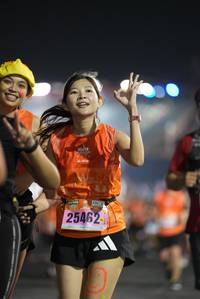 BIB: 25462
                            <button type="button" onclick="openModal(16135406)" class="btn btn-primary btn-sm float-right btn-popup" data-toggle="modal" data-target=".modal-high-quality">
                        <i class="fas fa-shopping-cart"></i> Add to Cart
                    </button>
                                            <button type="button" onclick="isThisMe(16135406, true)" class="btn btn-success btn-sm float-right btn-popup btn-isme hidden" data-toggle="tooltip" data-placement="bottom" title="นี่คือรูปของคุณใช่ไหม คลิกที่นี่เพื่อเอาเข้าอัลบั้ม">
                        <i class="fas fa-plus"></i> Add to album
                    </button>
                    <button type="button" onclick="isThisMe(16135406, false)" class="btn btn-warning btn-sm float-right btn-popup btn-isnotme hidden">
                        <i class="fas fa-ban"></i> Remove from album
                    </button>