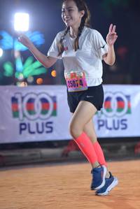 BIB: 20605, 20649, 2011
                            <button type="button" onclick="openModal(16093073)" class="btn btn-primary btn-sm float-right btn-popup" data-toggle="modal" data-target=".modal-high-quality">
                        <i class="fas fa-shopping-cart"></i> Add to Cart
                    </button>
                                            <button type="button" onclick="isThisMe(16093073, true)" class="btn btn-success btn-sm float-right btn-popup btn-isme hidden" data-toggle="tooltip" data-placement="bottom" title="นี่คือรูปของคุณใช่ไหม คลิกที่นี่เพื่อเอาเข้าอัลบั้ม">
                        <i class="fas fa-plus"></i> Add to album
                    </button>
                    <button type="button" onclick="isThisMe(16093073, false)" class="btn btn-warning btn-sm float-right btn-popup btn-isnotme hidden">
                        <i class="fas fa-ban"></i> Remove from album
                    </button>