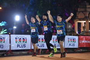 BIB: 574, 23915, 23429
                            <button type="button" onclick="openModal(18015112)" class="btn btn-primary btn-sm float-right btn-popup" data-toggle="modal" data-target=".modal-high-quality">
                        <i class="fas fa-shopping-cart"></i> Add to Cart
                    </button>
                                            <button type="button" onclick="isThisMe(18015112, true)" class="btn btn-success btn-sm float-right btn-popup btn-isme hidden" data-toggle="tooltip" data-placement="bottom" title="นี่คือรูปของคุณใช่ไหม คลิกที่นี่เพื่อเอาเข้าอัลบั้ม">
                        <i class="fas fa-plus"></i> Add to album
                    </button>
                    <button type="button" onclick="isThisMe(18015112, false)" class="btn btn-warning btn-sm float-right btn-popup btn-isnotme hidden">
                        <i class="fas fa-ban"></i> Remove from album
                    </button>