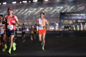 BIB: 21033, 0464
                            <button type="button" onclick="openModal(18049799)" class="btn btn-primary btn-sm float-right btn-popup" data-toggle="modal" data-target=".modal-high-quality">
                        <i class="fas fa-shopping-cart"></i> Add to Cart
                    </button>
                                            <button type="button" onclick="isThisMe(18049799, true)" class="btn btn-success btn-sm float-right btn-popup btn-isme hidden" data-toggle="tooltip" data-placement="bottom" title="นี่คือรูปของคุณใช่ไหม คลิกที่นี่เพื่อเอาเข้าอัลบั้ม">
                        <i class="fas fa-plus"></i> Add to album
                    </button>
                    <button type="button" onclick="isThisMe(18049799, false)" class="btn btn-warning btn-sm float-right btn-popup btn-isnotme hidden">
                        <i class="fas fa-ban"></i> Remove from album
                    </button>