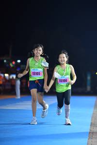 BIB: 15105, 15106
                            <button type="button" onclick="openModal(18011062)" class="btn btn-primary btn-sm float-right btn-popup" data-toggle="modal" data-target=".modal-high-quality">
                        <i class="fas fa-shopping-cart"></i> Add to Cart
                    </button>
                                            <button type="button" onclick="isThisMe(18011062, true)" class="btn btn-success btn-sm float-right btn-popup btn-isme hidden" data-toggle="tooltip" data-placement="bottom" title="นี่คือรูปของคุณใช่ไหม คลิกที่นี่เพื่อเอาเข้าอัลบั้ม">
                        <i class="fas fa-plus"></i> Add to album
                    </button>
                    <button type="button" onclick="isThisMe(18011062, false)" class="btn btn-warning btn-sm float-right btn-popup btn-isnotme hidden">
                        <i class="fas fa-ban"></i> Remove from album
                    </button>