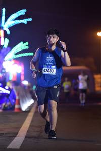 BIB: 42033
                            <button type="button" onclick="openModal(18004254)" class="btn btn-primary btn-sm float-right btn-popup" data-toggle="modal" data-target=".modal-high-quality">
                        <i class="fas fa-shopping-cart"></i> Add to Cart
                    </button>
                                            <button type="button" onclick="isThisMe(18004254, true)" class="btn btn-success btn-sm float-right btn-popup btn-isme hidden" data-toggle="tooltip" data-placement="bottom" title="นี่คือรูปของคุณใช่ไหม คลิกที่นี่เพื่อเอาเข้าอัลบั้ม">
                        <i class="fas fa-plus"></i> Add to album
                    </button>
                    <button type="button" onclick="isThisMe(18004254, false)" class="btn btn-warning btn-sm float-right btn-popup btn-isnotme hidden">
                        <i class="fas fa-ban"></i> Remove from album
                    </button>