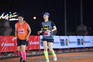 BIB: 21906
                            <button type="button" onclick="openModal(16093933)" class="btn btn-primary btn-sm float-right btn-popup" data-toggle="modal" data-target=".modal-high-quality">
                        <i class="fas fa-shopping-cart"></i> Add to Cart
                    </button>
                                            <button type="button" onclick="isThisMe(16093933, true)" class="btn btn-success btn-sm float-right btn-popup btn-isme hidden" data-toggle="tooltip" data-placement="bottom" title="นี่คือรูปของคุณใช่ไหม คลิกที่นี่เพื่อเอาเข้าอัลบั้ม">
                        <i class="fas fa-plus"></i> Add to album
                    </button>
                    <button type="button" onclick="isThisMe(16093933, false)" class="btn btn-warning btn-sm float-right btn-popup btn-isnotme hidden">
                        <i class="fas fa-ban"></i> Remove from album
                    </button>