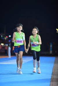 BIB: 15105, 151
                            <button type="button" onclick="openModal(18011064)" class="btn btn-primary btn-sm float-right btn-popup" data-toggle="modal" data-target=".modal-high-quality">
                        <i class="fas fa-shopping-cart"></i> Add to Cart
                    </button>
                                            <button type="button" onclick="isThisMe(18011064, true)" class="btn btn-success btn-sm float-right btn-popup btn-isme hidden" data-toggle="tooltip" data-placement="bottom" title="นี่คือรูปของคุณใช่ไหม คลิกที่นี่เพื่อเอาเข้าอัลบั้ม">
                        <i class="fas fa-plus"></i> Add to album
                    </button>
                    <button type="button" onclick="isThisMe(18011064, false)" class="btn btn-warning btn-sm float-right btn-popup btn-isnotme hidden">
                        <i class="fas fa-ban"></i> Remove from album
                    </button>