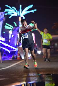 BIB: 89216
                            <button type="button" onclick="openModal(16105124)" class="btn btn-primary btn-sm float-right btn-popup" data-toggle="modal" data-target=".modal-high-quality">
                        <i class="fas fa-shopping-cart"></i> Add to Cart
                    </button>
                                            <button type="button" onclick="isThisMe(16105124, true)" class="btn btn-success btn-sm float-right btn-popup btn-isme hidden" data-toggle="tooltip" data-placement="bottom" title="นี่คือรูปของคุณใช่ไหม คลิกที่นี่เพื่อเอาเข้าอัลบั้ม">
                        <i class="fas fa-plus"></i> Add to album
                    </button>
                    <button type="button" onclick="isThisMe(16105124, false)" class="btn btn-warning btn-sm float-right btn-popup btn-isnotme hidden">
                        <i class="fas fa-ban"></i> Remove from album
                    </button>