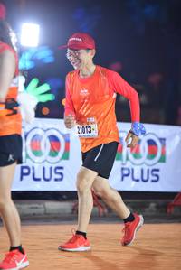 BIB: 2254, 210
                            <button type="button" onclick="openModal(16096064)" class="btn btn-primary btn-sm float-right btn-popup" data-toggle="modal" data-target=".modal-high-quality">
                        <i class="fas fa-shopping-cart"></i> Add to Cart
                    </button>
                                            <button type="button" onclick="isThisMe(16096064, true)" class="btn btn-success btn-sm float-right btn-popup btn-isme hidden" data-toggle="tooltip" data-placement="bottom" title="นี่คือรูปของคุณใช่ไหม คลิกที่นี่เพื่อเอาเข้าอัลบั้ม">
                        <i class="fas fa-plus"></i> Add to album
                    </button>
                    <button type="button" onclick="isThisMe(16096064, false)" class="btn btn-warning btn-sm float-right btn-popup btn-isnotme hidden">
                        <i class="fas fa-ban"></i> Remove from album
                    </button>