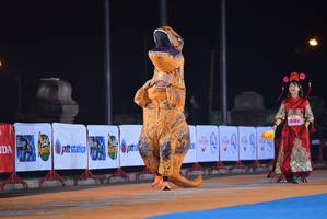 BIB: 2330
                            <button type="button" onclick="openModal(16098618)" class="btn btn-primary btn-sm float-right btn-popup" data-toggle="modal" data-target=".modal-high-quality">
                        <i class="fas fa-shopping-cart"></i> Add to Cart
                    </button>
                                            <button type="button" onclick="isThisMe(16098618, true)" class="btn btn-success btn-sm float-right btn-popup btn-isme hidden" data-toggle="tooltip" data-placement="bottom" title="นี่คือรูปของคุณใช่ไหม คลิกที่นี่เพื่อเอาเข้าอัลบั้ม">
                        <i class="fas fa-plus"></i> Add to album
                    </button>
                    <button type="button" onclick="isThisMe(16098618, false)" class="btn btn-warning btn-sm float-right btn-popup btn-isnotme hidden">
                        <i class="fas fa-ban"></i> Remove from album
                    </button>