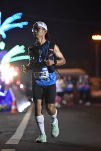 BIB: 40402
                            <button type="button" onclick="openModal(18003525)" class="btn btn-primary btn-sm float-right btn-popup" data-toggle="modal" data-target=".modal-high-quality">
                        <i class="fas fa-shopping-cart"></i> Add to Cart
                    </button>
                                            <button type="button" onclick="isThisMe(18003525, true)" class="btn btn-success btn-sm float-right btn-popup btn-isme hidden" data-toggle="tooltip" data-placement="bottom" title="นี่คือรูปของคุณใช่ไหม คลิกที่นี่เพื่อเอาเข้าอัลบั้ม">
                        <i class="fas fa-plus"></i> Add to album
                    </button>
                    <button type="button" onclick="isThisMe(18003525, false)" class="btn btn-warning btn-sm float-right btn-popup btn-isnotme hidden">
                        <i class="fas fa-ban"></i> Remove from album
                    </button>