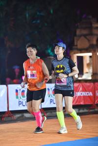BIB: 148, 264
                            <button type="button" onclick="openModal(18007319)" class="btn btn-primary btn-sm float-right btn-popup" data-toggle="modal" data-target=".modal-high-quality">
                        <i class="fas fa-shopping-cart"></i> Add to Cart
                    </button>
                                            <button type="button" onclick="isThisMe(18007319, true)" class="btn btn-success btn-sm float-right btn-popup btn-isme hidden" data-toggle="tooltip" data-placement="bottom" title="นี่คือรูปของคุณใช่ไหม คลิกที่นี่เพื่อเอาเข้าอัลบั้ม">
                        <i class="fas fa-plus"></i> Add to album
                    </button>
                    <button type="button" onclick="isThisMe(18007319, false)" class="btn btn-warning btn-sm float-right btn-popup btn-isnotme hidden">
                        <i class="fas fa-ban"></i> Remove from album
                    </button>