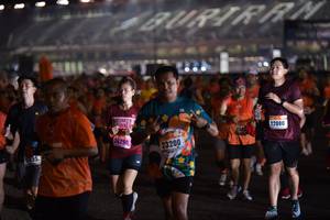 BIB: 22080, 26290, 23200
                            <button type="button" onclick="openModal(18046116)" class="btn btn-primary btn-sm float-right btn-popup" data-toggle="modal" data-target=".modal-high-quality">
                        <i class="fas fa-shopping-cart"></i> Add to Cart
                    </button>
                                            <button type="button" onclick="isThisMe(18046116, true)" class="btn btn-success btn-sm float-right btn-popup btn-isme hidden" data-toggle="tooltip" data-placement="bottom" title="นี่คือรูปของคุณใช่ไหม คลิกที่นี่เพื่อเอาเข้าอัลบั้ม">
                        <i class="fas fa-plus"></i> Add to album
                    </button>
                    <button type="button" onclick="isThisMe(18046116, false)" class="btn btn-warning btn-sm float-right btn-popup btn-isnotme hidden">
                        <i class="fas fa-ban"></i> Remove from album
                    </button>