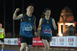 BIB: 408
                            <button type="button" onclick="openModal(16098692)" class="btn btn-primary btn-sm float-right btn-popup" data-toggle="modal" data-target=".modal-high-quality">
                        <i class="fas fa-shopping-cart"></i> Add to Cart
                    </button>
                                            <button type="button" onclick="isThisMe(16098692, true)" class="btn btn-success btn-sm float-right btn-popup btn-isme hidden" data-toggle="tooltip" data-placement="bottom" title="นี่คือรูปของคุณใช่ไหม คลิกที่นี่เพื่อเอาเข้าอัลบั้ม">
                        <i class="fas fa-plus"></i> Add to album
                    </button>
                    <button type="button" onclick="isThisMe(16098692, false)" class="btn btn-warning btn-sm float-right btn-popup btn-isnotme hidden">
                        <i class="fas fa-ban"></i> Remove from album
                    </button>