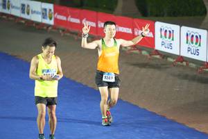 BIB: 500, 22335
                            <button type="button" onclick="openModal(16123622)" class="btn btn-primary btn-sm float-right btn-popup" data-toggle="modal" data-target=".modal-high-quality">
                        <i class="fas fa-shopping-cart"></i> Add to Cart
                    </button>
                                            <button type="button" onclick="isThisMe(16123622, true)" class="btn btn-success btn-sm float-right btn-popup btn-isme hidden" data-toggle="tooltip" data-placement="bottom" title="นี่คือรูปของคุณใช่ไหม คลิกที่นี่เพื่อเอาเข้าอัลบั้ม">
                        <i class="fas fa-plus"></i> Add to album
                    </button>
                    <button type="button" onclick="isThisMe(16123622, false)" class="btn btn-warning btn-sm float-right btn-popup btn-isnotme hidden">
                        <i class="fas fa-ban"></i> Remove from album
                    </button>