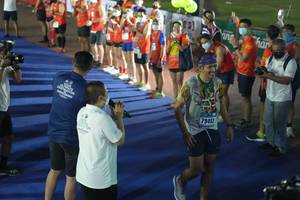 BIB: 21838
                            <button type="button" onclick="openModal(16111893)" class="btn btn-primary btn-sm float-right btn-popup" data-toggle="modal" data-target=".modal-high-quality">
                        <i class="fas fa-shopping-cart"></i> Add to Cart
                    </button>
                                            <button type="button" onclick="isThisMe(16111893, true)" class="btn btn-success btn-sm float-right btn-popup btn-isme hidden" data-toggle="tooltip" data-placement="bottom" title="นี่คือรูปของคุณใช่ไหม คลิกที่นี่เพื่อเอาเข้าอัลบั้ม">
                        <i class="fas fa-plus"></i> Add to album
                    </button>
                    <button type="button" onclick="isThisMe(16111893, false)" class="btn btn-warning btn-sm float-right btn-popup btn-isnotme hidden">
                        <i class="fas fa-ban"></i> Remove from album
                    </button>