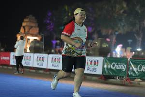 BIB: 2004, 221, 21565, 392
                            <button type="button" onclick="openModal(16102570)" class="btn btn-primary btn-sm float-right btn-popup" data-toggle="modal" data-target=".modal-high-quality">
                        <i class="fas fa-shopping-cart"></i> Add to Cart
                    </button>
                                            <button type="button" onclick="isThisMe(16102570, true)" class="btn btn-success btn-sm float-right btn-popup btn-isme hidden" data-toggle="tooltip" data-placement="bottom" title="นี่คือรูปของคุณใช่ไหม คลิกที่นี่เพื่อเอาเข้าอัลบั้ม">
                        <i class="fas fa-plus"></i> Add to album
                    </button>
                    <button type="button" onclick="isThisMe(16102570, false)" class="btn btn-warning btn-sm float-right btn-popup btn-isnotme hidden">
                        <i class="fas fa-ban"></i> Remove from album
                    </button>