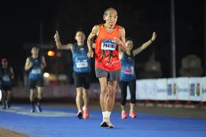 BIB: 046, 20279
                            <button type="button" onclick="openModal(16088974)" class="btn btn-primary btn-sm float-right btn-popup" data-toggle="modal" data-target=".modal-high-quality">
                        <i class="fas fa-shopping-cart"></i> Add to Cart
                    </button>
                                            <button type="button" onclick="isThisMe(16088974, true)" class="btn btn-success btn-sm float-right btn-popup btn-isme hidden" data-toggle="tooltip" data-placement="bottom" title="นี่คือรูปของคุณใช่ไหม คลิกที่นี่เพื่อเอาเข้าอัลบั้ม">
                        <i class="fas fa-plus"></i> Add to album
                    </button>
                    <button type="button" onclick="isThisMe(16088974, false)" class="btn btn-warning btn-sm float-right btn-popup btn-isnotme hidden">
                        <i class="fas fa-ban"></i> Remove from album
                    </button>