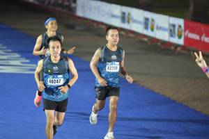 BIB: 23285, 94241
                            <button type="button" onclick="openModal(16121278)" class="btn btn-primary btn-sm float-right btn-popup" data-toggle="modal" data-target=".modal-high-quality">
                        <i class="fas fa-shopping-cart"></i> Add to Cart
                    </button>
                                            <button type="button" onclick="isThisMe(16121278, true)" class="btn btn-success btn-sm float-right btn-popup btn-isme hidden" data-toggle="tooltip" data-placement="bottom" title="นี่คือรูปของคุณใช่ไหม คลิกที่นี่เพื่อเอาเข้าอัลบั้ม">
                        <i class="fas fa-plus"></i> Add to album
                    </button>
                    <button type="button" onclick="isThisMe(16121278, false)" class="btn btn-warning btn-sm float-right btn-popup btn-isnotme hidden">
                        <i class="fas fa-ban"></i> Remove from album
                    </button>