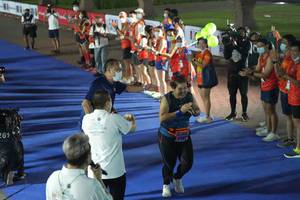 BIB: 304, 20065, 24094, 21058
                            <button type="button" onclick="openModal(16112347)" class="btn btn-primary btn-sm float-right btn-popup" data-toggle="modal" data-target=".modal-high-quality">
                        <i class="fas fa-shopping-cart"></i> Add to Cart
                    </button>
                                            <button type="button" onclick="isThisMe(16112347, true)" class="btn btn-success btn-sm float-right btn-popup btn-isme hidden" data-toggle="tooltip" data-placement="bottom" title="นี่คือรูปของคุณใช่ไหม คลิกที่นี่เพื่อเอาเข้าอัลบั้ม">
                        <i class="fas fa-plus"></i> Add to album
                    </button>
                    <button type="button" onclick="isThisMe(16112347, false)" class="btn btn-warning btn-sm float-right btn-popup btn-isnotme hidden">
                        <i class="fas fa-ban"></i> Remove from album
                    </button>