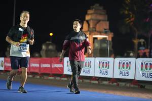 BIB: 
                            <button type="button" onclick="openModal(16100790)" class="btn btn-primary btn-sm float-right btn-popup" data-toggle="modal" data-target=".modal-high-quality">
                        <i class="fas fa-shopping-cart"></i> Add to Cart
                    </button>
                                            <button type="button" onclick="isThisMe(16100790, true)" class="btn btn-success btn-sm float-right btn-popup btn-isme hidden" data-toggle="tooltip" data-placement="bottom" title="นี่คือรูปของคุณใช่ไหม คลิกที่นี่เพื่อเอาเข้าอัลบั้ม">
                        <i class="fas fa-plus"></i> Add to album
                    </button>
                    <button type="button" onclick="isThisMe(16100790, false)" class="btn btn-warning btn-sm float-right btn-popup btn-isnotme hidden">
                        <i class="fas fa-ban"></i> Remove from album
                    </button>