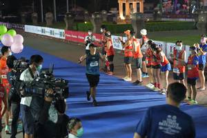 BIB: 21515, 21482, 25145
                            <button type="button" onclick="openModal(16111641)" class="btn btn-primary btn-sm float-right btn-popup" data-toggle="modal" data-target=".modal-high-quality">
                        <i class="fas fa-shopping-cart"></i> Add to Cart
                    </button>
                                            <button type="button" onclick="isThisMe(16111641, true)" class="btn btn-success btn-sm float-right btn-popup btn-isme hidden" data-toggle="tooltip" data-placement="bottom" title="นี่คือรูปของคุณใช่ไหม คลิกที่นี่เพื่อเอาเข้าอัลบั้ม">
                        <i class="fas fa-plus"></i> Add to album
                    </button>
                    <button type="button" onclick="isThisMe(16111641, false)" class="btn btn-warning btn-sm float-right btn-popup btn-isnotme hidden">
                        <i class="fas fa-ban"></i> Remove from album
                    </button>