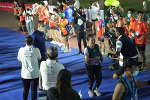 BIB: 234, 21937, 27534, 5204, 22746, 21546
                            <button type="button" onclick="openModal(16113345)" class="btn btn-primary btn-sm float-right btn-popup" data-toggle="modal" data-target=".modal-high-quality">
                        <i class="fas fa-shopping-cart"></i> Add to Cart
                    </button>
                                            <button type="button" onclick="isThisMe(16113345, true)" class="btn btn-success btn-sm float-right btn-popup btn-isme hidden" data-toggle="tooltip" data-placement="bottom" title="นี่คือรูปของคุณใช่ไหม คลิกที่นี่เพื่อเอาเข้าอัลบั้ม">
                        <i class="fas fa-plus"></i> Add to album
                    </button>
                    <button type="button" onclick="isThisMe(16113345, false)" class="btn btn-warning btn-sm float-right btn-popup btn-isnotme hidden">
                        <i class="fas fa-ban"></i> Remove from album
                    </button>