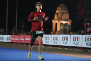 BIB: 356, 20779
                            <button type="button" onclick="openModal(16101305)" class="btn btn-primary btn-sm float-right btn-popup" data-toggle="modal" data-target=".modal-high-quality">
                        <i class="fas fa-shopping-cart"></i> Add to Cart
                    </button>
                                            <button type="button" onclick="isThisMe(16101305, true)" class="btn btn-success btn-sm float-right btn-popup btn-isme hidden" data-toggle="tooltip" data-placement="bottom" title="นี่คือรูปของคุณใช่ไหม คลิกที่นี่เพื่อเอาเข้าอัลบั้ม">
                        <i class="fas fa-plus"></i> Add to album
                    </button>
                    <button type="button" onclick="isThisMe(16101305, false)" class="btn btn-warning btn-sm float-right btn-popup btn-isnotme hidden">
                        <i class="fas fa-ban"></i> Remove from album
                    </button>