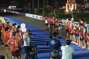 BIB: 2095, 24085
                            <button type="button" onclick="openModal(16112415)" class="btn btn-primary btn-sm float-right btn-popup" data-toggle="modal" data-target=".modal-high-quality">
                        <i class="fas fa-shopping-cart"></i> Add to Cart
                    </button>
                                            <button type="button" onclick="isThisMe(16112415, true)" class="btn btn-success btn-sm float-right btn-popup btn-isme hidden" data-toggle="tooltip" data-placement="bottom" title="นี่คือรูปของคุณใช่ไหม คลิกที่นี่เพื่อเอาเข้าอัลบั้ม">
                        <i class="fas fa-plus"></i> Add to album
                    </button>
                    <button type="button" onclick="isThisMe(16112415, false)" class="btn btn-warning btn-sm float-right btn-popup btn-isnotme hidden">
                        <i class="fas fa-ban"></i> Remove from album
                    </button>