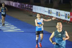 BIB: 240
                            <button type="button" onclick="openModal(16124279)" class="btn btn-primary btn-sm float-right btn-popup" data-toggle="modal" data-target=".modal-high-quality">
                        <i class="fas fa-shopping-cart"></i> Add to Cart
                    </button>
                                            <button type="button" onclick="isThisMe(16124279, true)" class="btn btn-success btn-sm float-right btn-popup btn-isme hidden" data-toggle="tooltip" data-placement="bottom" title="นี่คือรูปของคุณใช่ไหม คลิกที่นี่เพื่อเอาเข้าอัลบั้ม">
                        <i class="fas fa-plus"></i> Add to album
                    </button>
                    <button type="button" onclick="isThisMe(16124279, false)" class="btn btn-warning btn-sm float-right btn-popup btn-isnotme hidden">
                        <i class="fas fa-ban"></i> Remove from album
                    </button>