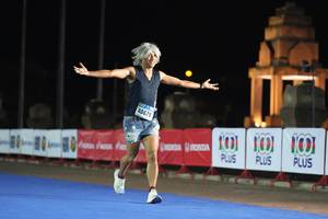 BIB: 20911, 2160, 6250, 271, 015
                            <button type="button" onclick="openModal(16099366)" class="btn btn-primary btn-sm float-right btn-popup" data-toggle="modal" data-target=".modal-high-quality">
                        <i class="fas fa-shopping-cart"></i> Add to Cart
                    </button>
                                            <button type="button" onclick="isThisMe(16099366, true)" class="btn btn-success btn-sm float-right btn-popup btn-isme hidden" data-toggle="tooltip" data-placement="bottom" title="นี่คือรูปของคุณใช่ไหม คลิกที่นี่เพื่อเอาเข้าอัลบั้ม">
                        <i class="fas fa-plus"></i> Add to album
                    </button>
                    <button type="button" onclick="isThisMe(16099366, false)" class="btn btn-warning btn-sm float-right btn-popup btn-isnotme hidden">
                        <i class="fas fa-ban"></i> Remove from album
                    </button>