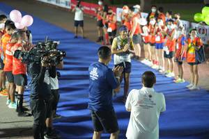 BIB: 25143
                            <button type="button" onclick="openModal(16111885)" class="btn btn-primary btn-sm float-right btn-popup" data-toggle="modal" data-target=".modal-high-quality">
                        <i class="fas fa-shopping-cart"></i> Add to Cart
                    </button>
                                            <button type="button" onclick="isThisMe(16111885, true)" class="btn btn-success btn-sm float-right btn-popup btn-isme hidden" data-toggle="tooltip" data-placement="bottom" title="นี่คือรูปของคุณใช่ไหม คลิกที่นี่เพื่อเอาเข้าอัลบั้ม">
                        <i class="fas fa-plus"></i> Add to album
                    </button>
                    <button type="button" onclick="isThisMe(16111885, false)" class="btn btn-warning btn-sm float-right btn-popup btn-isnotme hidden">
                        <i class="fas fa-ban"></i> Remove from album
                    </button>