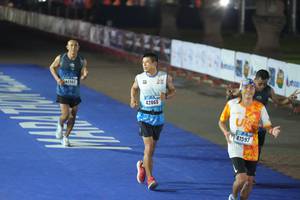 BIB: 220
                            <button type="button" onclick="openModal(16117373)" class="btn btn-primary btn-sm float-right btn-popup" data-toggle="modal" data-target=".modal-high-quality">
                        <i class="fas fa-shopping-cart"></i> Add to Cart
                    </button>
                                            <button type="button" onclick="isThisMe(16117373, true)" class="btn btn-success btn-sm float-right btn-popup btn-isme hidden" data-toggle="tooltip" data-placement="bottom" title="นี่คือรูปของคุณใช่ไหม คลิกที่นี่เพื่อเอาเข้าอัลบั้ม">
                        <i class="fas fa-plus"></i> Add to album
                    </button>
                    <button type="button" onclick="isThisMe(16117373, false)" class="btn btn-warning btn-sm float-right btn-popup btn-isnotme hidden">
                        <i class="fas fa-ban"></i> Remove from album
                    </button>