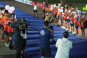 BIB: 2735, 36262
                            <button type="button" onclick="openModal(16111843)" class="btn btn-primary btn-sm float-right btn-popup" data-toggle="modal" data-target=".modal-high-quality">
                        <i class="fas fa-shopping-cart"></i> Add to Cart
                    </button>
                                            <button type="button" onclick="isThisMe(16111843, true)" class="btn btn-success btn-sm float-right btn-popup btn-isme hidden" data-toggle="tooltip" data-placement="bottom" title="นี่คือรูปของคุณใช่ไหม คลิกที่นี่เพื่อเอาเข้าอัลบั้ม">
                        <i class="fas fa-plus"></i> Add to album
                    </button>
                    <button type="button" onclick="isThisMe(16111843, false)" class="btn btn-warning btn-sm float-right btn-popup btn-isnotme hidden">
                        <i class="fas fa-ban"></i> Remove from album
                    </button>