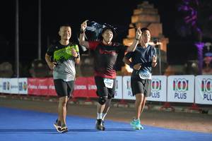 BIB: 1666, 2256, 2023
                            <button type="button" onclick="openModal(16092851)" class="btn btn-primary btn-sm float-right btn-popup" data-toggle="modal" data-target=".modal-high-quality">
                        <i class="fas fa-shopping-cart"></i> Add to Cart
                    </button>
                                            <button type="button" onclick="isThisMe(16092851, true)" class="btn btn-success btn-sm float-right btn-popup btn-isme hidden" data-toggle="tooltip" data-placement="bottom" title="นี่คือรูปของคุณใช่ไหม คลิกที่นี่เพื่อเอาเข้าอัลบั้ม">
                        <i class="fas fa-plus"></i> Add to album
                    </button>
                    <button type="button" onclick="isThisMe(16092851, false)" class="btn btn-warning btn-sm float-right btn-popup btn-isnotme hidden">
                        <i class="fas fa-ban"></i> Remove from album
                    </button>