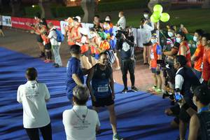 BIB: 41123
                            <button type="button" onclick="openModal(18015575)" class="btn btn-primary btn-sm float-right btn-popup" data-toggle="modal" data-target=".modal-high-quality">
                        <i class="fas fa-shopping-cart"></i> Add to Cart
                    </button>
                                            <button type="button" onclick="isThisMe(18015575, true)" class="btn btn-success btn-sm float-right btn-popup btn-isme hidden" data-toggle="tooltip" data-placement="bottom" title="นี่คือรูปของคุณใช่ไหม คลิกที่นี่เพื่อเอาเข้าอัลบั้ม">
                        <i class="fas fa-plus"></i> Add to album
                    </button>
                    <button type="button" onclick="isThisMe(18015575, false)" class="btn btn-warning btn-sm float-right btn-popup btn-isnotme hidden">
                        <i class="fas fa-ban"></i> Remove from album
                    </button>