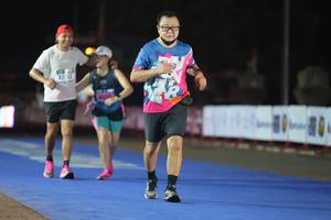 BIB: 442
                            <button type="button" onclick="openModal(18009159)" class="btn btn-primary btn-sm float-right btn-popup" data-toggle="modal" data-target=".modal-high-quality">
                        <i class="fas fa-shopping-cart"></i> Add to Cart
                    </button>
                                            <button type="button" onclick="isThisMe(18009159, true)" class="btn btn-success btn-sm float-right btn-popup btn-isme hidden" data-toggle="tooltip" data-placement="bottom" title="นี่คือรูปของคุณใช่ไหม คลิกที่นี่เพื่อเอาเข้าอัลบั้ม">
                        <i class="fas fa-plus"></i> Add to album
                    </button>
                    <button type="button" onclick="isThisMe(18009159, false)" class="btn btn-warning btn-sm float-right btn-popup btn-isnotme hidden">
                        <i class="fas fa-ban"></i> Remove from album
                    </button>