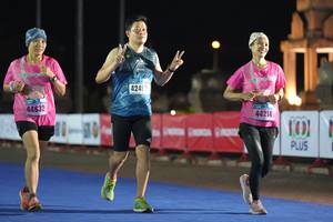 BIB: 4245, 44632, 44214
                            <button type="button" onclick="openModal(18009781)" class="btn btn-primary btn-sm float-right btn-popup" data-toggle="modal" data-target=".modal-high-quality">
                        <i class="fas fa-shopping-cart"></i> Add to Cart
                    </button>
                                            <button type="button" onclick="isThisMe(18009781, true)" class="btn btn-success btn-sm float-right btn-popup btn-isme hidden" data-toggle="tooltip" data-placement="bottom" title="นี่คือรูปของคุณใช่ไหม คลิกที่นี่เพื่อเอาเข้าอัลบั้ม">
                        <i class="fas fa-plus"></i> Add to album
                    </button>
                    <button type="button" onclick="isThisMe(18009781, false)" class="btn btn-warning btn-sm float-right btn-popup btn-isnotme hidden">
                        <i class="fas fa-ban"></i> Remove from album
                    </button>