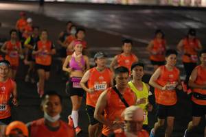 BIB: 22832
                            <button type="button" onclick="openModal(17933789)" class="btn btn-primary btn-sm float-right btn-popup" data-toggle="modal" data-target=".modal-high-quality">
                        <i class="fas fa-shopping-cart"></i> Add to Cart
                    </button>
                                            <button type="button" onclick="isThisMe(17933789, true)" class="btn btn-success btn-sm float-right btn-popup btn-isme hidden" data-toggle="tooltip" data-placement="bottom" title="นี่คือรูปของคุณใช่ไหม คลิกที่นี่เพื่อเอาเข้าอัลบั้ม">
                        <i class="fas fa-plus"></i> Add to album
                    </button>
                    <button type="button" onclick="isThisMe(17933789, false)" class="btn btn-warning btn-sm float-right btn-popup btn-isnotme hidden">
                        <i class="fas fa-ban"></i> Remove from album
                    </button>