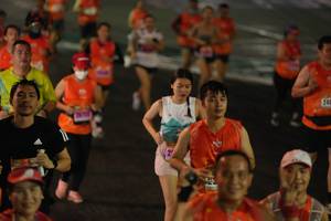 BIB: 240
                            <button type="button" onclick="openModal(17934561)" class="btn btn-primary btn-sm float-right btn-popup" data-toggle="modal" data-target=".modal-high-quality">
                        <i class="fas fa-shopping-cart"></i> Add to Cart
                    </button>
                                            <button type="button" onclick="isThisMe(17934561, true)" class="btn btn-success btn-sm float-right btn-popup btn-isme hidden" data-toggle="tooltip" data-placement="bottom" title="นี่คือรูปของคุณใช่ไหม คลิกที่นี่เพื่อเอาเข้าอัลบั้ม">
                        <i class="fas fa-plus"></i> Add to album
                    </button>
                    <button type="button" onclick="isThisMe(17934561, false)" class="btn btn-warning btn-sm float-right btn-popup btn-isnotme hidden">
                        <i class="fas fa-ban"></i> Remove from album
                    </button>