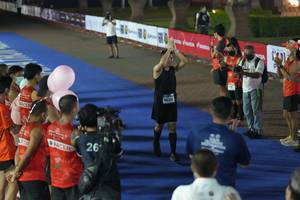 BIB: 4034
                            <button type="button" onclick="openModal(18015612)" class="btn btn-primary btn-sm float-right btn-popup" data-toggle="modal" data-target=".modal-high-quality">
                        <i class="fas fa-shopping-cart"></i> Add to Cart
                    </button>
                                            <button type="button" onclick="isThisMe(18015612, true)" class="btn btn-success btn-sm float-right btn-popup btn-isme hidden" data-toggle="tooltip" data-placement="bottom" title="นี่คือรูปของคุณใช่ไหม คลิกที่นี่เพื่อเอาเข้าอัลบั้ม">
                        <i class="fas fa-plus"></i> Add to album
                    </button>
                    <button type="button" onclick="isThisMe(18015612, false)" class="btn btn-warning btn-sm float-right btn-popup btn-isnotme hidden">
                        <i class="fas fa-ban"></i> Remove from album
                    </button>