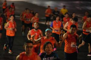 BIB: 21892
                            <button type="button" onclick="openModal(17928679)" class="btn btn-primary btn-sm float-right btn-popup" data-toggle="modal" data-target=".modal-high-quality">
                        <i class="fas fa-shopping-cart"></i> Add to Cart
                    </button>
                                            <button type="button" onclick="isThisMe(17928679, true)" class="btn btn-success btn-sm float-right btn-popup btn-isme hidden" data-toggle="tooltip" data-placement="bottom" title="นี่คือรูปของคุณใช่ไหม คลิกที่นี่เพื่อเอาเข้าอัลบั้ม">
                        <i class="fas fa-plus"></i> Add to album
                    </button>
                    <button type="button" onclick="isThisMe(17928679, false)" class="btn btn-warning btn-sm float-right btn-popup btn-isnotme hidden">
                        <i class="fas fa-ban"></i> Remove from album
                    </button>