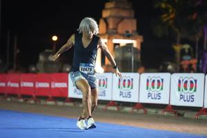 BIB: 40679
                            <button type="button" onclick="openModal(18013318)" class="btn btn-primary btn-sm float-right btn-popup" data-toggle="modal" data-target=".modal-high-quality">
                        <i class="fas fa-shopping-cart"></i> Add to Cart
                    </button>
                                            <button type="button" onclick="isThisMe(18013318, true)" class="btn btn-success btn-sm float-right btn-popup btn-isme hidden" data-toggle="tooltip" data-placement="bottom" title="นี่คือรูปของคุณใช่ไหม คลิกที่นี่เพื่อเอาเข้าอัลบั้ม">
                        <i class="fas fa-plus"></i> Add to album
                    </button>
                    <button type="button" onclick="isThisMe(18013318, false)" class="btn btn-warning btn-sm float-right btn-popup btn-isnotme hidden">
                        <i class="fas fa-ban"></i> Remove from album
                    </button>