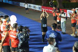 BIB: 40340
                            <button type="button" onclick="openModal(18015615)" class="btn btn-primary btn-sm float-right btn-popup" data-toggle="modal" data-target=".modal-high-quality">
                        <i class="fas fa-shopping-cart"></i> Add to Cart
                    </button>
                                            <button type="button" onclick="isThisMe(18015615, true)" class="btn btn-success btn-sm float-right btn-popup btn-isme hidden" data-toggle="tooltip" data-placement="bottom" title="นี่คือรูปของคุณใช่ไหม คลิกที่นี่เพื่อเอาเข้าอัลบั้ม">
                        <i class="fas fa-plus"></i> Add to album
                    </button>
                    <button type="button" onclick="isThisMe(18015615, false)" class="btn btn-warning btn-sm float-right btn-popup btn-isnotme hidden">
                        <i class="fas fa-ban"></i> Remove from album
                    </button>