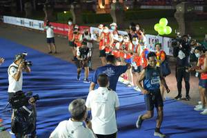 BIB: 42489
                            <button type="button" onclick="openModal(18015478)" class="btn btn-primary btn-sm float-right btn-popup" data-toggle="modal" data-target=".modal-high-quality">
                        <i class="fas fa-shopping-cart"></i> Add to Cart
                    </button>
                                            <button type="button" onclick="isThisMe(18015478, true)" class="btn btn-success btn-sm float-right btn-popup btn-isme hidden" data-toggle="tooltip" data-placement="bottom" title="นี่คือรูปของคุณใช่ไหม คลิกที่นี่เพื่อเอาเข้าอัลบั้ม">
                        <i class="fas fa-plus"></i> Add to album
                    </button>
                    <button type="button" onclick="isThisMe(18015478, false)" class="btn btn-warning btn-sm float-right btn-popup btn-isnotme hidden">
                        <i class="fas fa-ban"></i> Remove from album
                    </button>