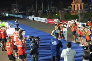 BIB: 145
                            <button type="button" onclick="openModal(18015514)" class="btn btn-primary btn-sm float-right btn-popup" data-toggle="modal" data-target=".modal-high-quality">
                        <i class="fas fa-shopping-cart"></i> Add to Cart
                    </button>
                                            <button type="button" onclick="isThisMe(18015514, true)" class="btn btn-success btn-sm float-right btn-popup btn-isme hidden" data-toggle="tooltip" data-placement="bottom" title="นี่คือรูปของคุณใช่ไหม คลิกที่นี่เพื่อเอาเข้าอัลบั้ม">
                        <i class="fas fa-plus"></i> Add to album
                    </button>
                    <button type="button" onclick="isThisMe(18015514, false)" class="btn btn-warning btn-sm float-right btn-popup btn-isnotme hidden">
                        <i class="fas fa-ban"></i> Remove from album
                    </button>