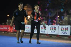 BIB: 4299
                            <button type="button" onclick="openModal(18014496)" class="btn btn-primary btn-sm float-right btn-popup" data-toggle="modal" data-target=".modal-high-quality">
                        <i class="fas fa-shopping-cart"></i> Add to Cart
                    </button>
                                            <button type="button" onclick="isThisMe(18014496, true)" class="btn btn-success btn-sm float-right btn-popup btn-isme hidden" data-toggle="tooltip" data-placement="bottom" title="นี่คือรูปของคุณใช่ไหม คลิกที่นี่เพื่อเอาเข้าอัลบั้ม">
                        <i class="fas fa-plus"></i> Add to album
                    </button>
                    <button type="button" onclick="isThisMe(18014496, false)" class="btn btn-warning btn-sm float-right btn-popup btn-isnotme hidden">
                        <i class="fas fa-ban"></i> Remove from album
                    </button>